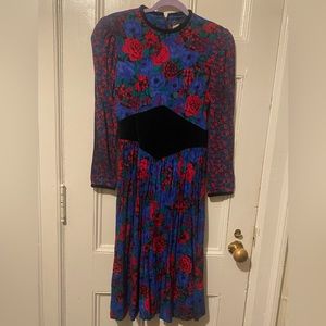 Vtg. Kathryn Conover Floral Dress. Size: 8.